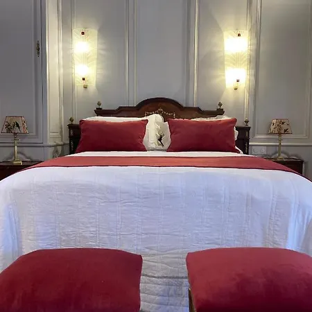 Holiday home De L'antiquaire Au Coeur De La Citadelle *