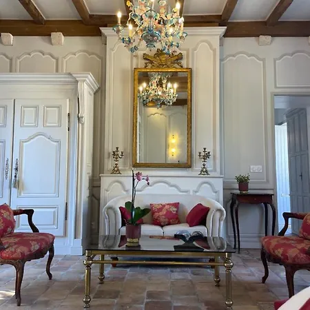 De L'antiquaire Au Coeur De La Citadelle
