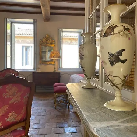 De L'antiquaire Au Coeur De La Citadelle