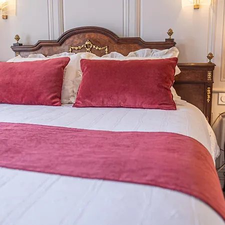 De L'antiquaire Au Coeur De La Citadelle