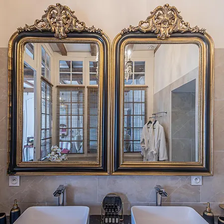 De L'antiquaire Au Coeur De La Citadelle